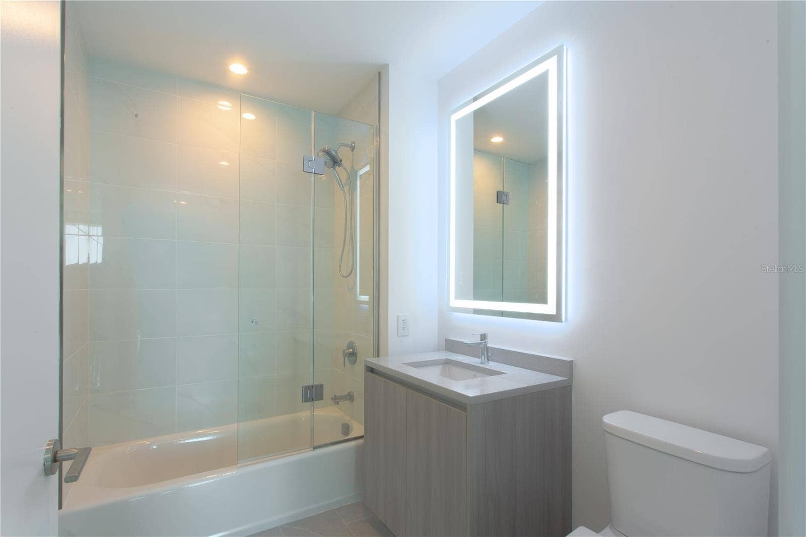 400 CENTRAL AVENUE, #1806, St Petersburg, FL 33701 400 CENTRAL AVENUE, #1806, St Petersburg, FL 33701