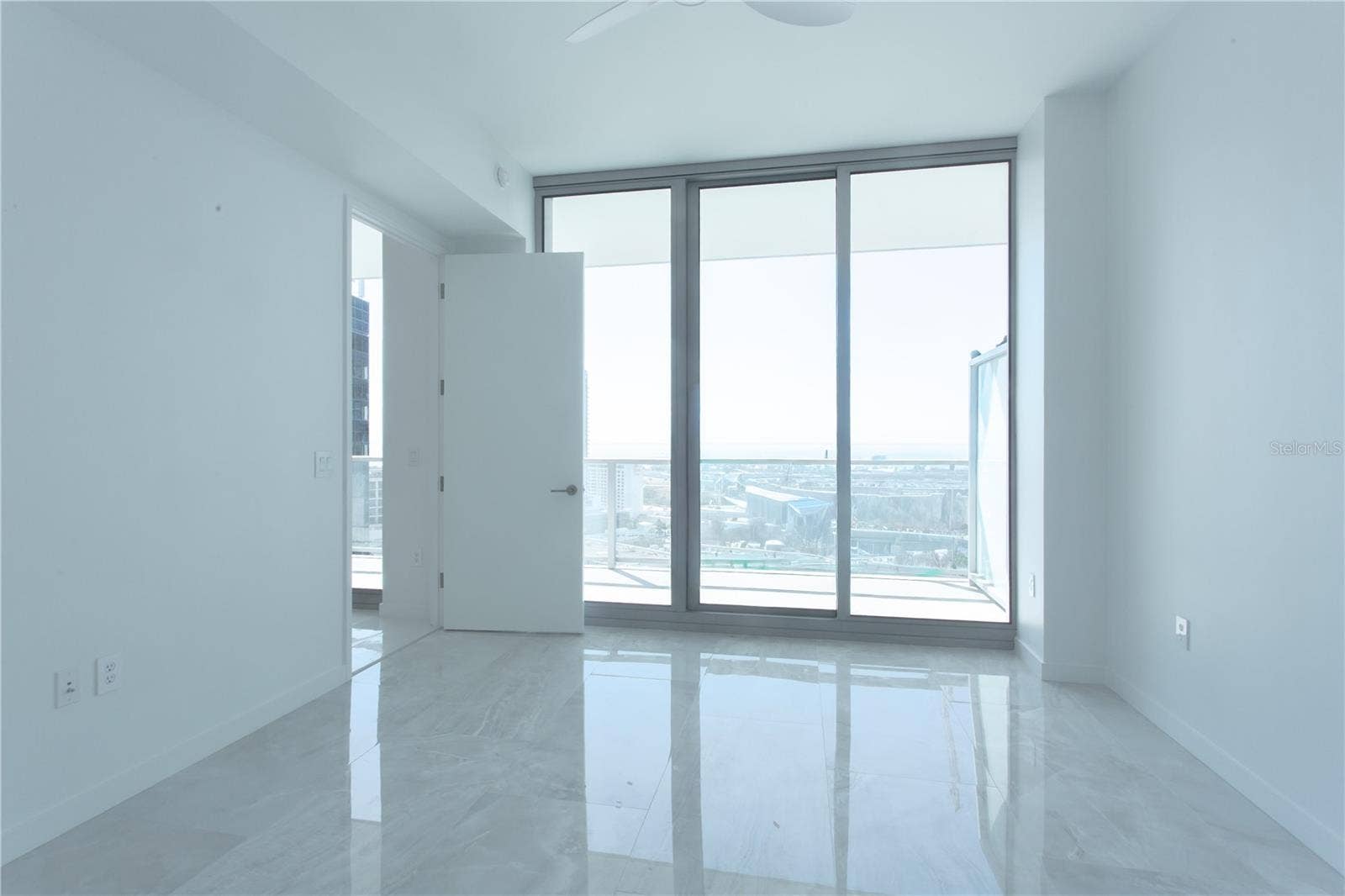400 CENTRAL AVENUE, #1806, St Petersburg, FL 33701 400 CENTRAL AVENUE, #1806, St Petersburg, FL 33701