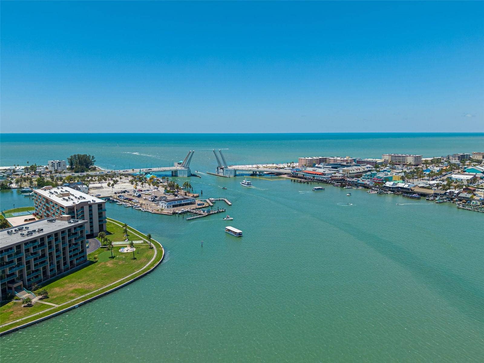 250 126TH AVENUE, #104, Treasure Island, FL 33706