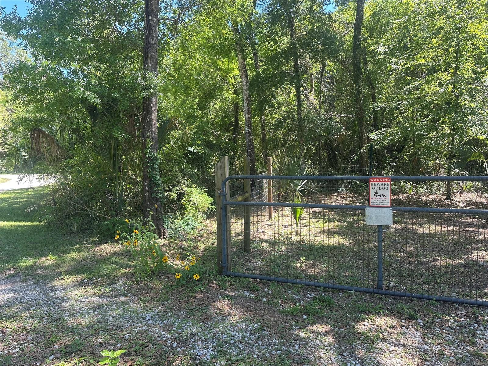 462 S DEW PLANT POINT, Crystal River, FL 34429 Front Gate