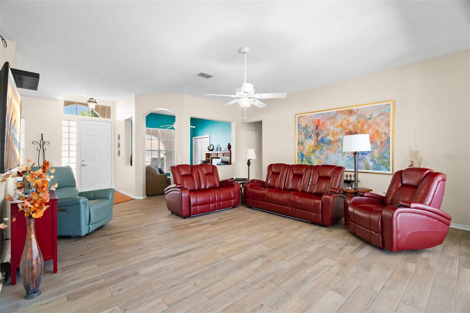 1134 SIGNATURE DRIVE, Sun City Center, FL 33573 Living Room