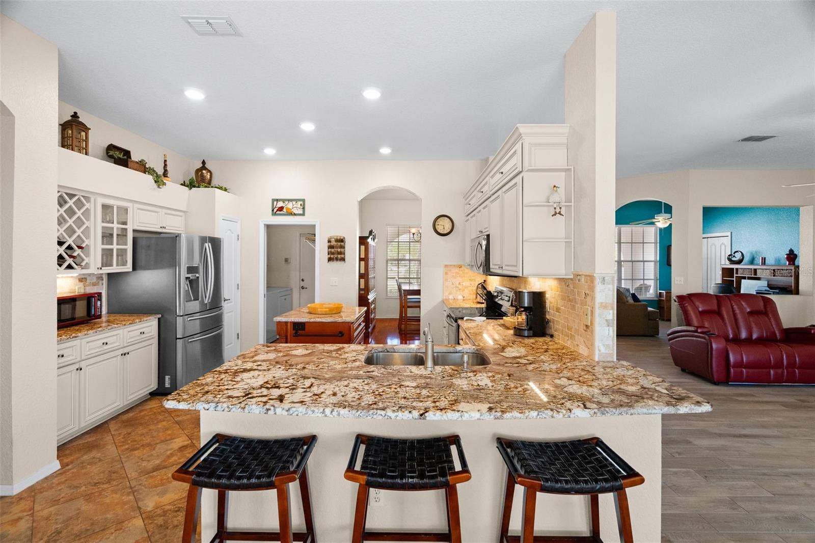 1134 SIGNATURE DRIVE, Sun City Center, FL 33573 Kitchen
