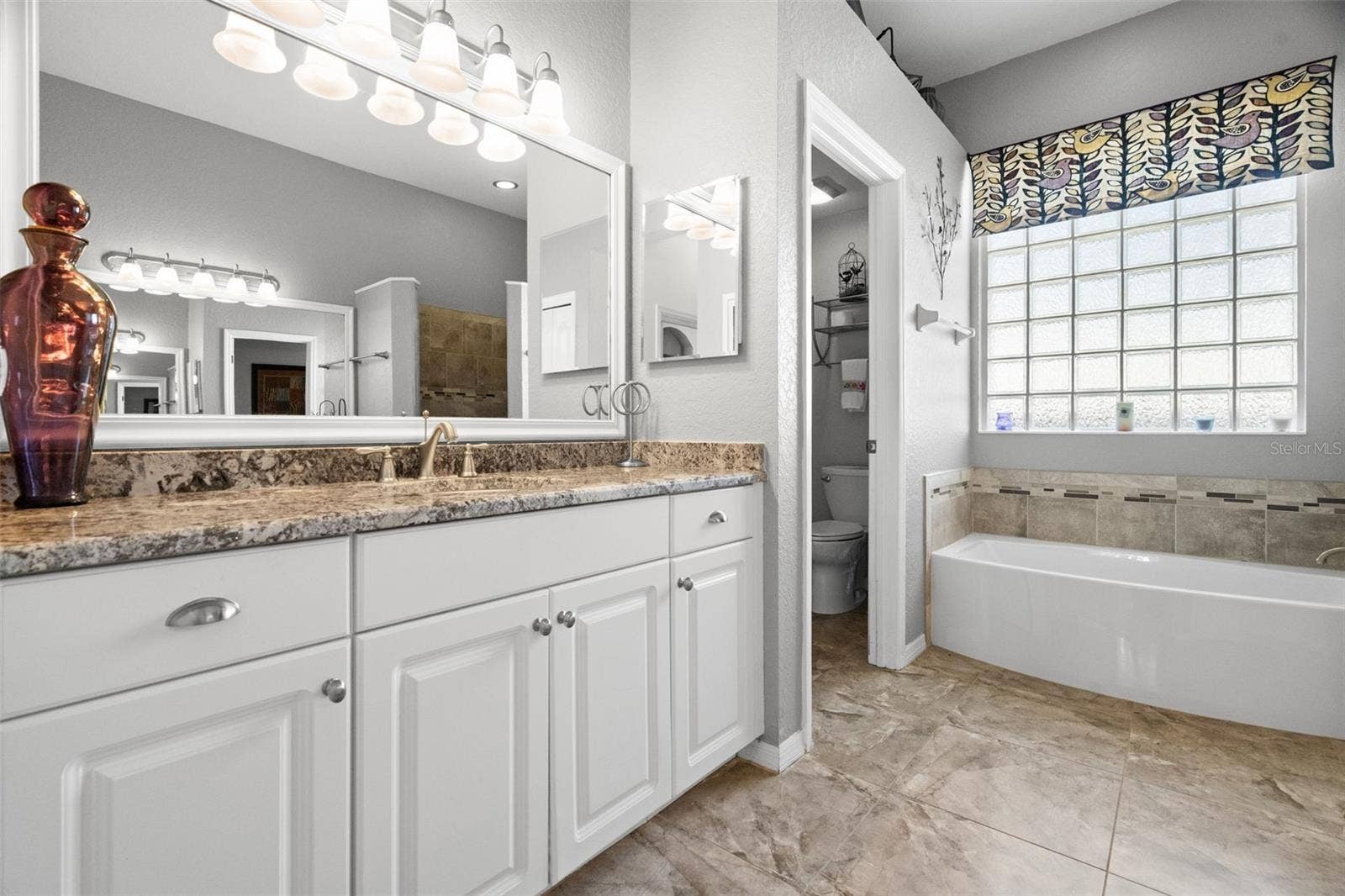 1134 SIGNATURE DRIVE, Sun City Center, FL 33573 Primary Bathroom