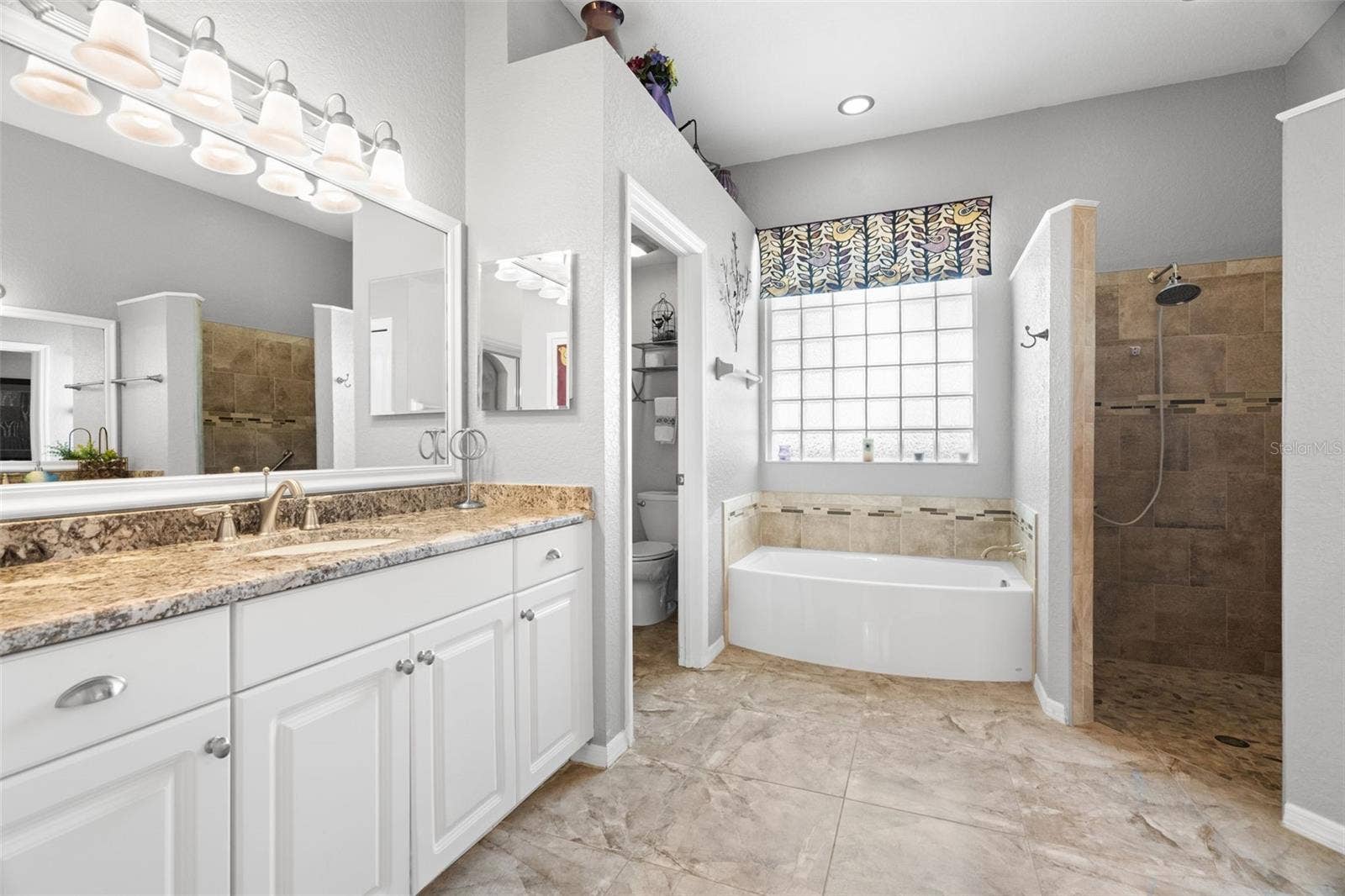 1134 SIGNATURE DRIVE, Sun City Center, FL 33573 Primary Bathroom