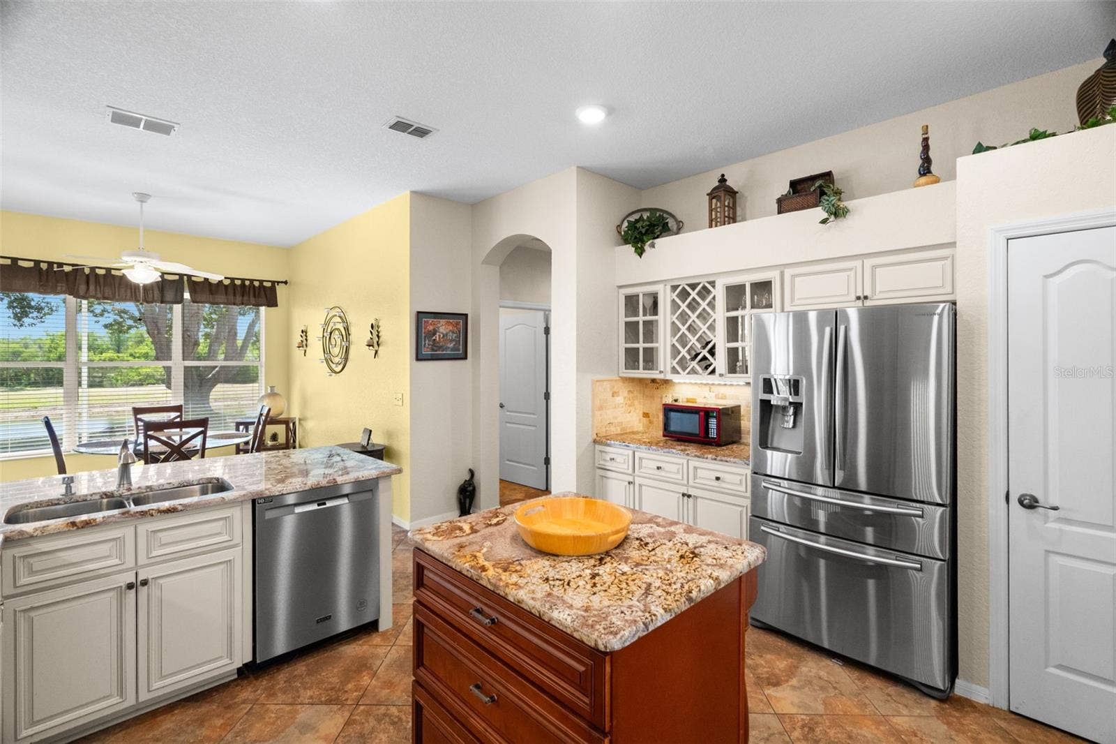 1134 SIGNATURE DRIVE, Sun City Center, FL 33573 Kitchen