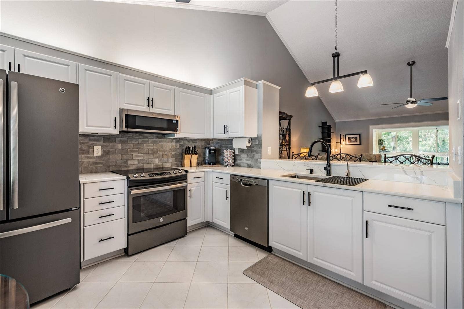 1801 E LAKE ROAD, #6J, Palm Harbor, FL 34685