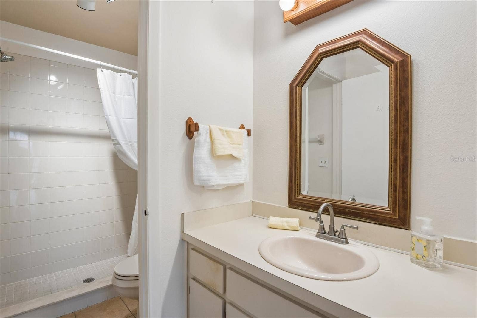 7713 HILLSIDE COURT, #204, Hudson, FL 34667 7713 HILLSIDE COURT, #204, Hudson, FL 34667
