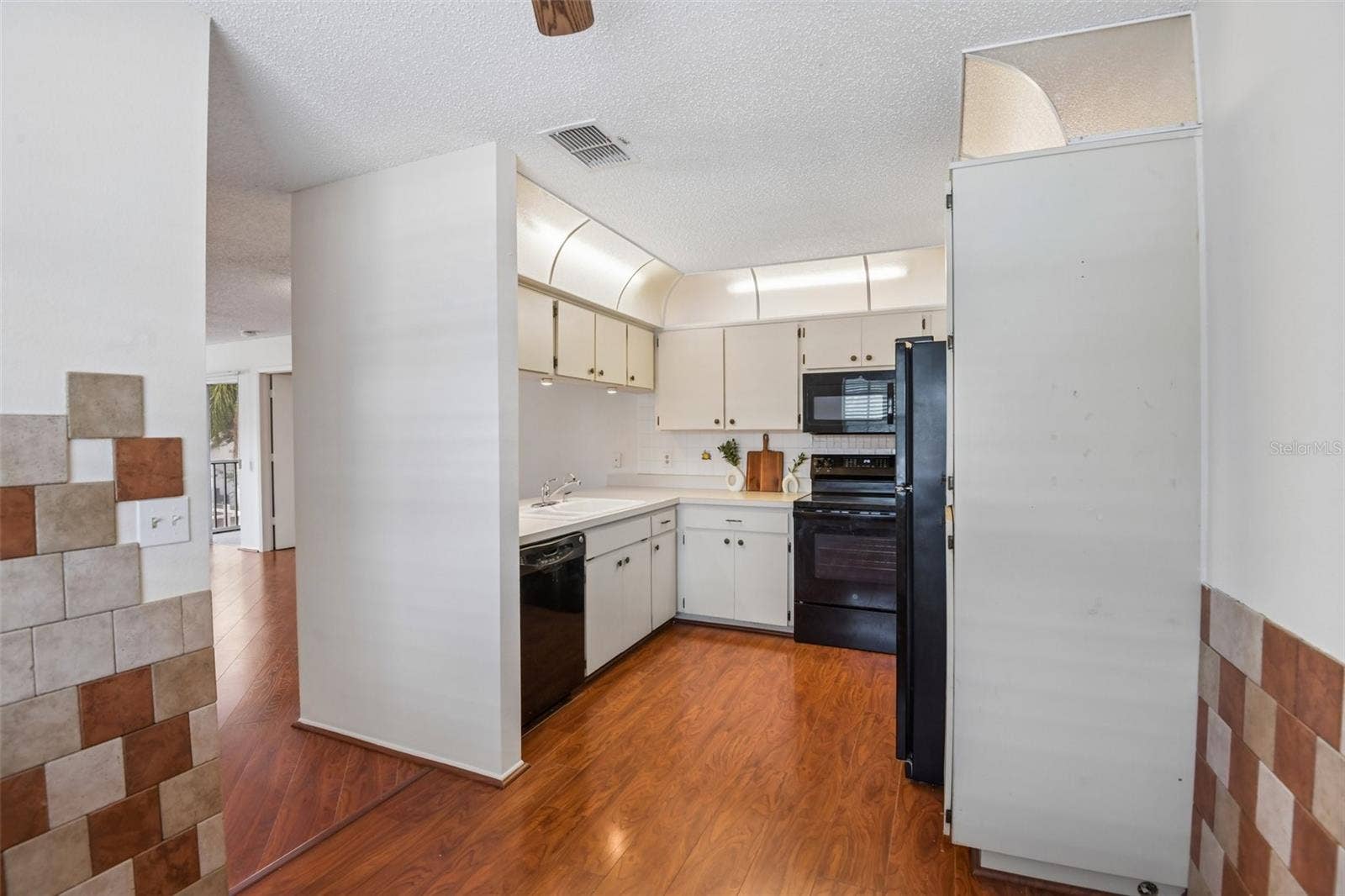 7713 HILLSIDE COURT, #204, Hudson, FL 34667 7713 HILLSIDE COURT, #204, Hudson, FL 34667