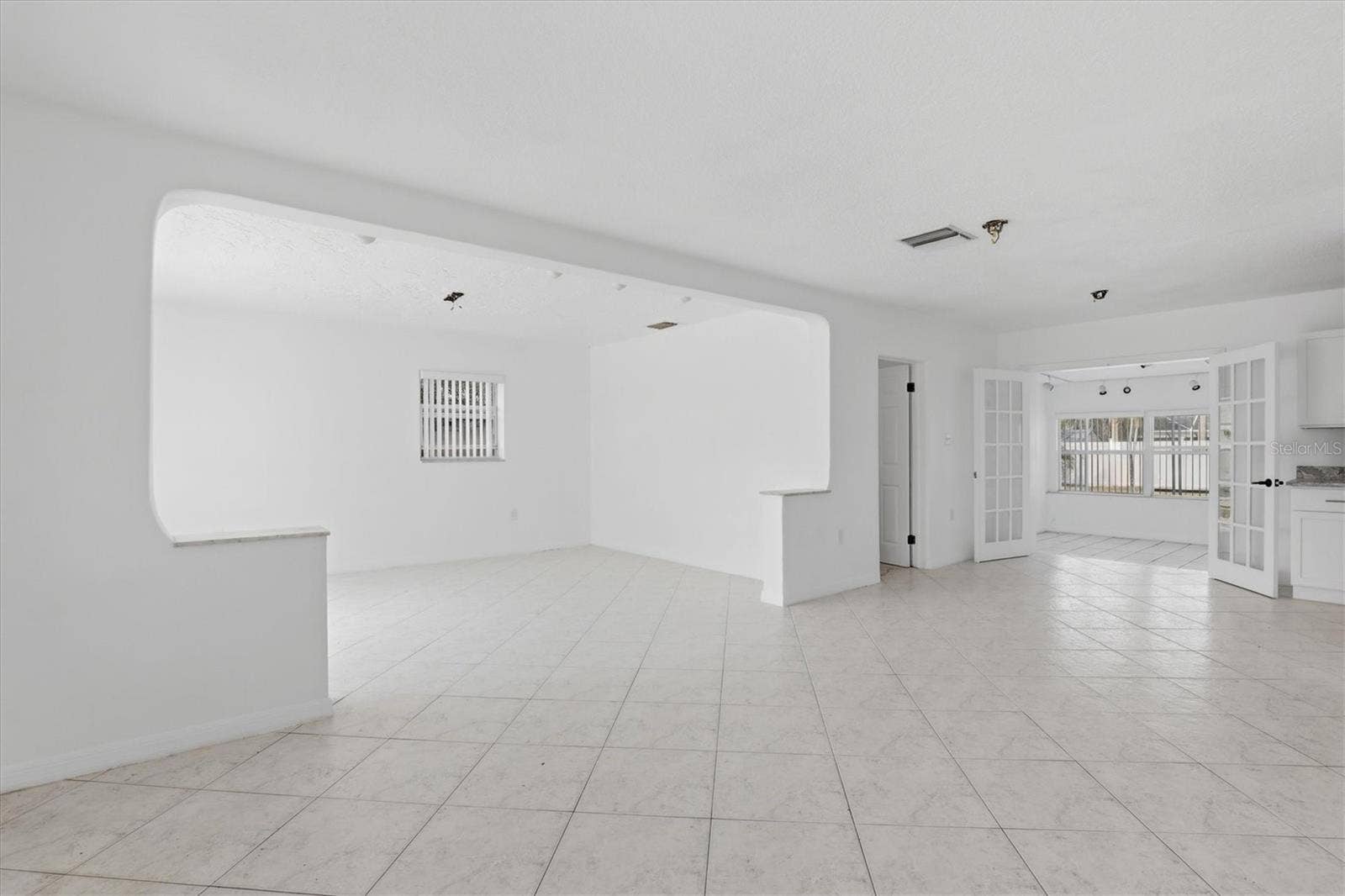 721 BAYSHORE DRIVE, Tarpon Springs, FL 34689 721 BAYSHORE DRIVE, Tarpon Springs, FL 34689