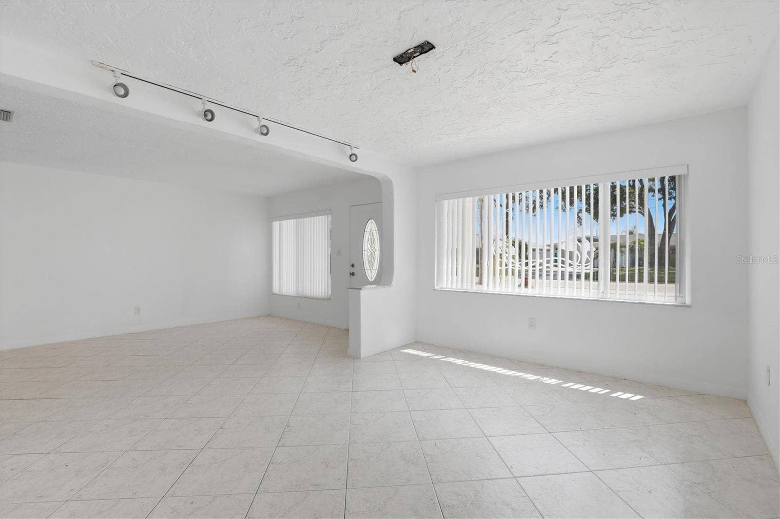 721 BAYSHORE DRIVE, Tarpon Springs, FL 34689 721 BAYSHORE DRIVE, Tarpon Springs, FL 34689