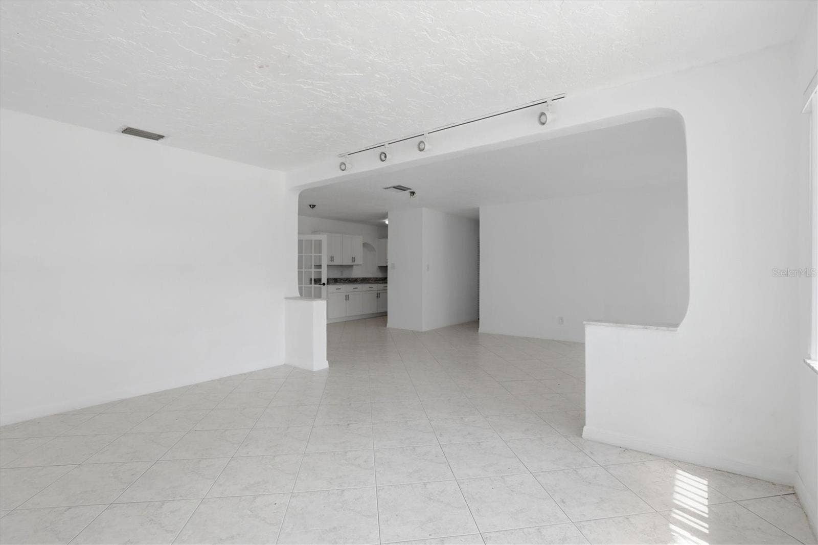 721 BAYSHORE DRIVE, Tarpon Springs, FL 34689 721 BAYSHORE DRIVE, Tarpon Springs, FL 34689