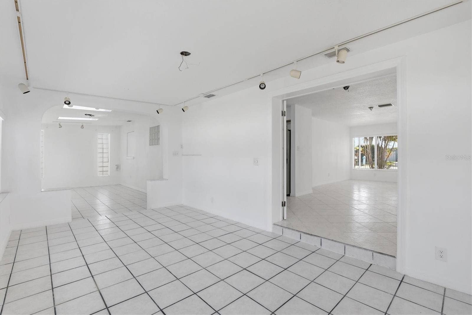 721 BAYSHORE DRIVE, Tarpon Springs, FL 34689 721 BAYSHORE DRIVE, Tarpon Springs, FL 34689
