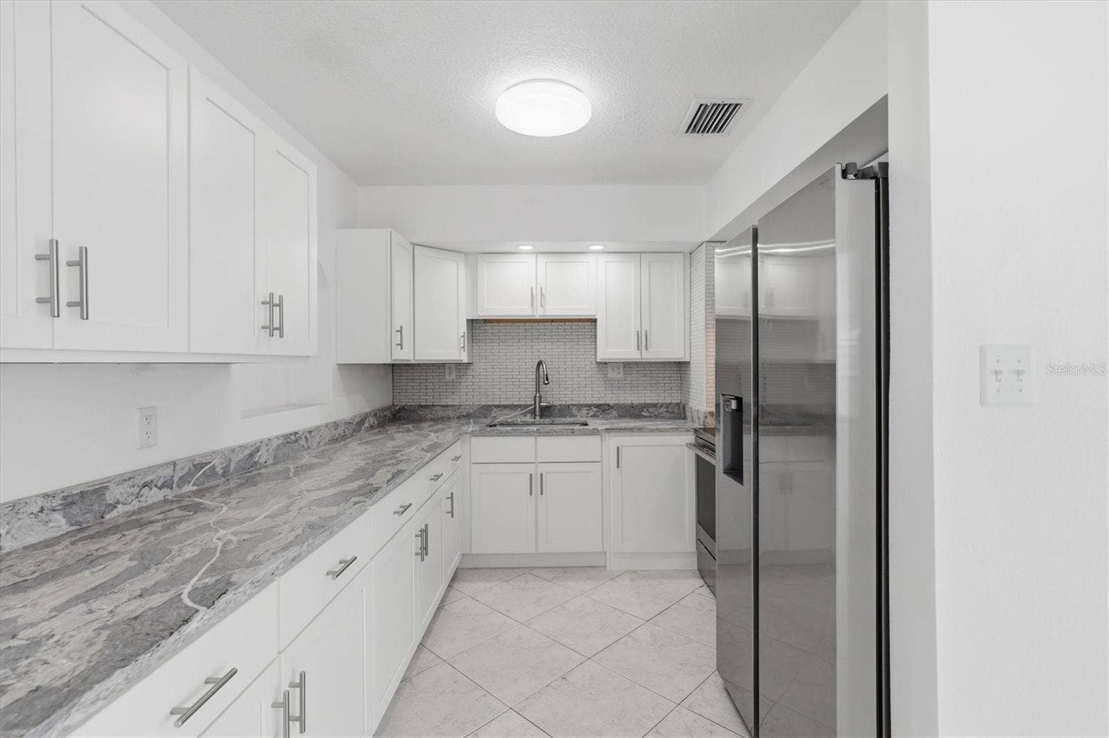 721 BAYSHORE DRIVE, Tarpon Springs, FL 34689 721 BAYSHORE DRIVE, Tarpon Springs, FL 34689
