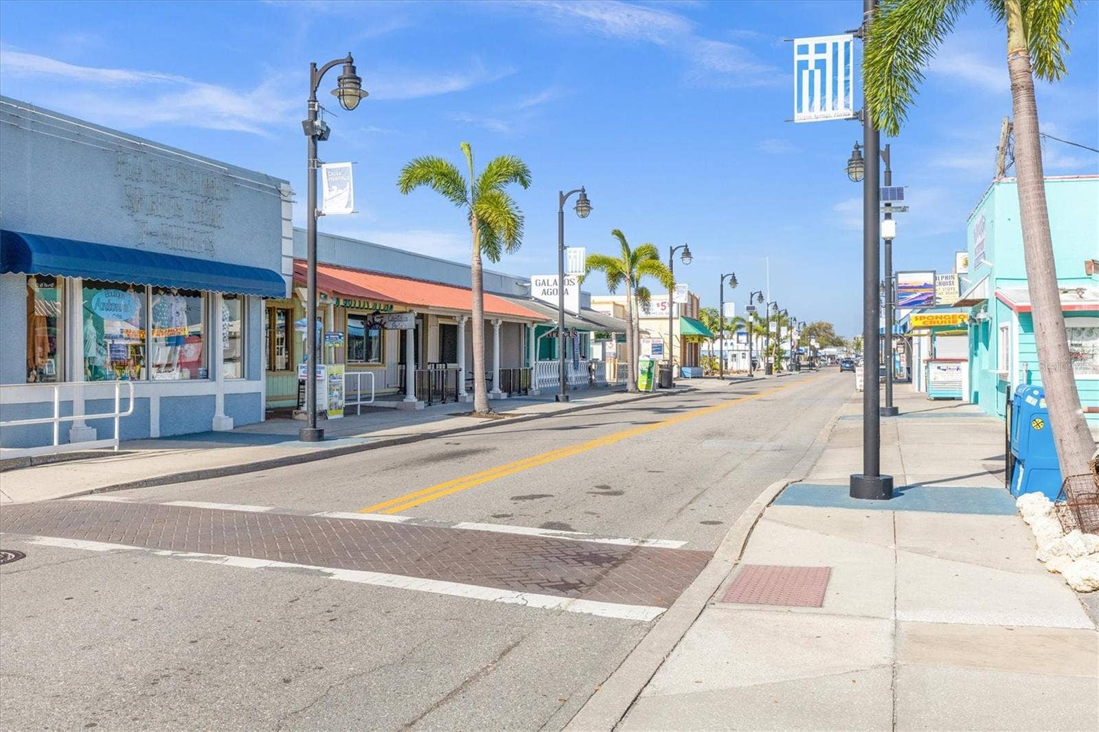 721 BAYSHORE DRIVE, Tarpon Springs, FL 34689 721 BAYSHORE DRIVE, Tarpon Springs, FL 34689