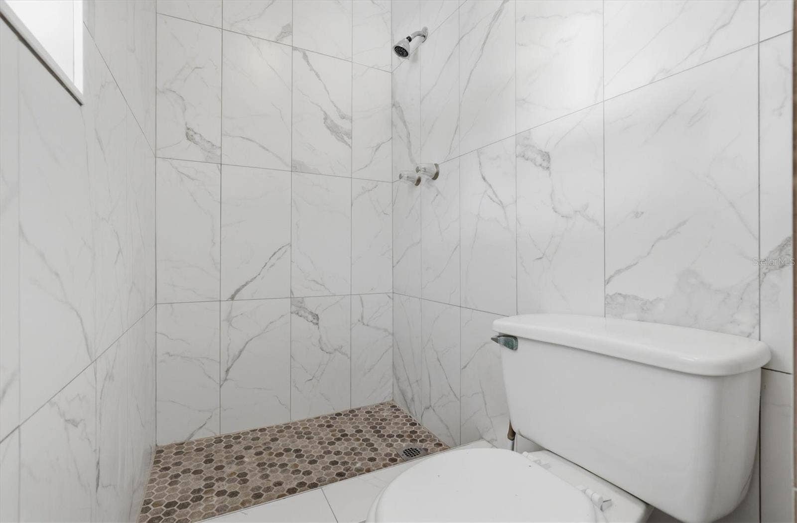 721 BAYSHORE DRIVE, Tarpon Springs, FL 34689 721 BAYSHORE DRIVE, Tarpon Springs, FL 34689