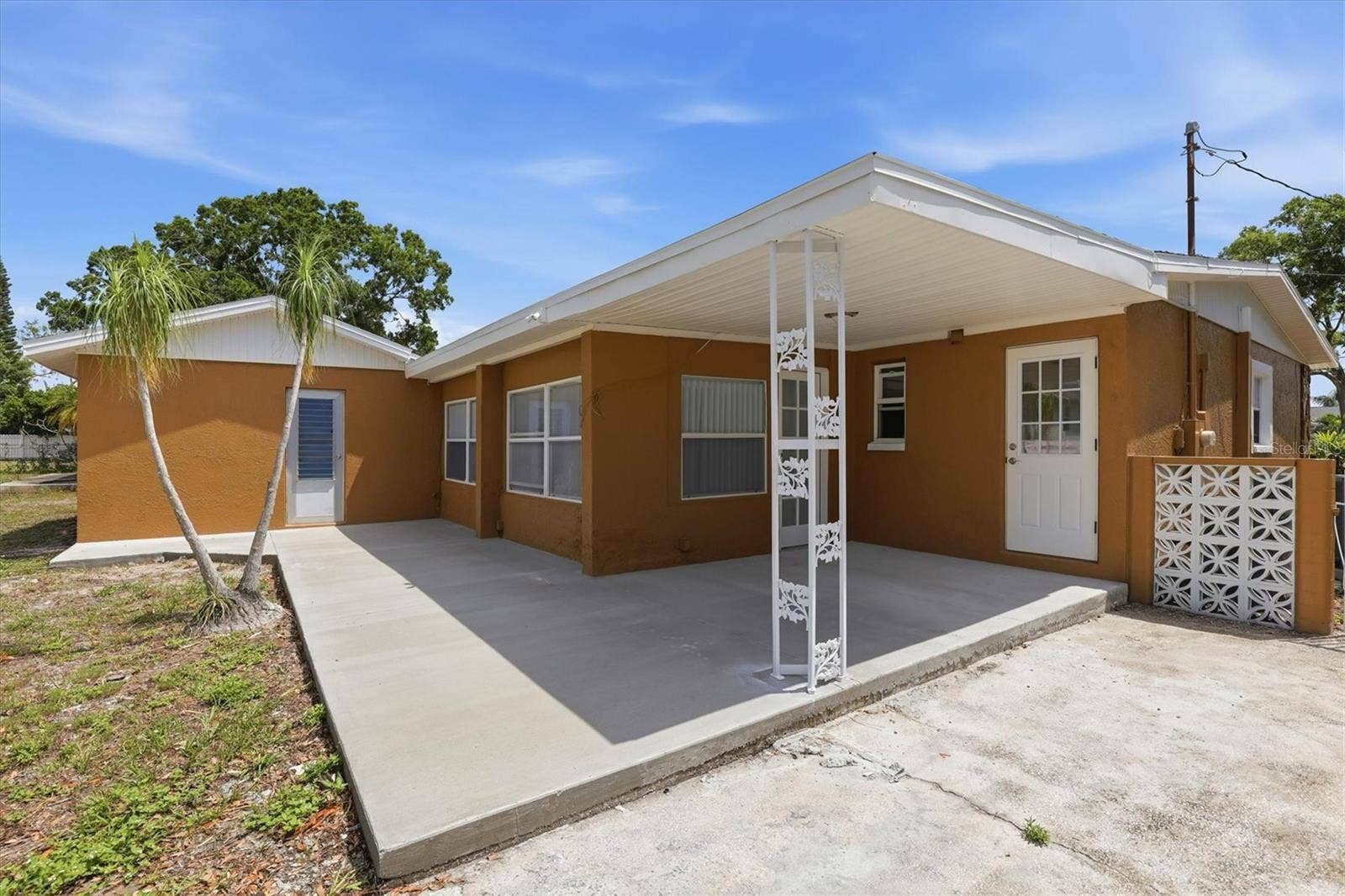 721 BAYSHORE DRIVE, Tarpon Springs, FL 34689 721 BAYSHORE DRIVE, Tarpon Springs, FL 34689