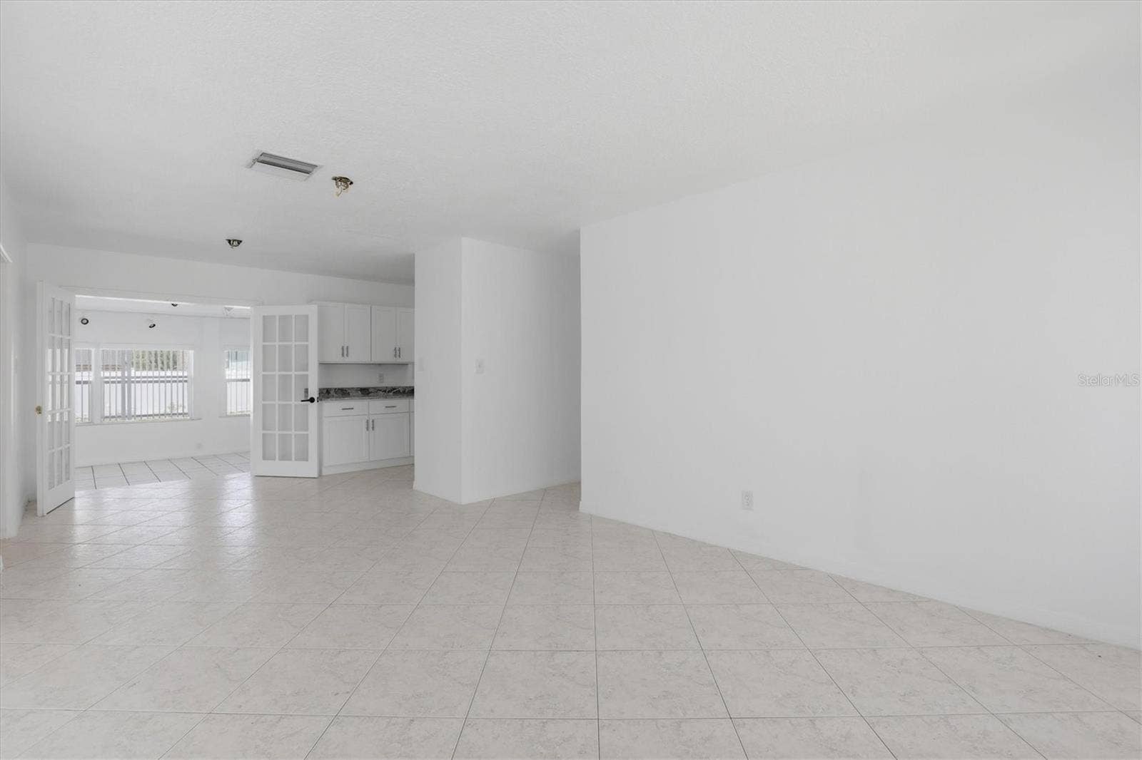 721 BAYSHORE DRIVE, Tarpon Springs, FL 34689 721 BAYSHORE DRIVE, Tarpon Springs, FL 34689