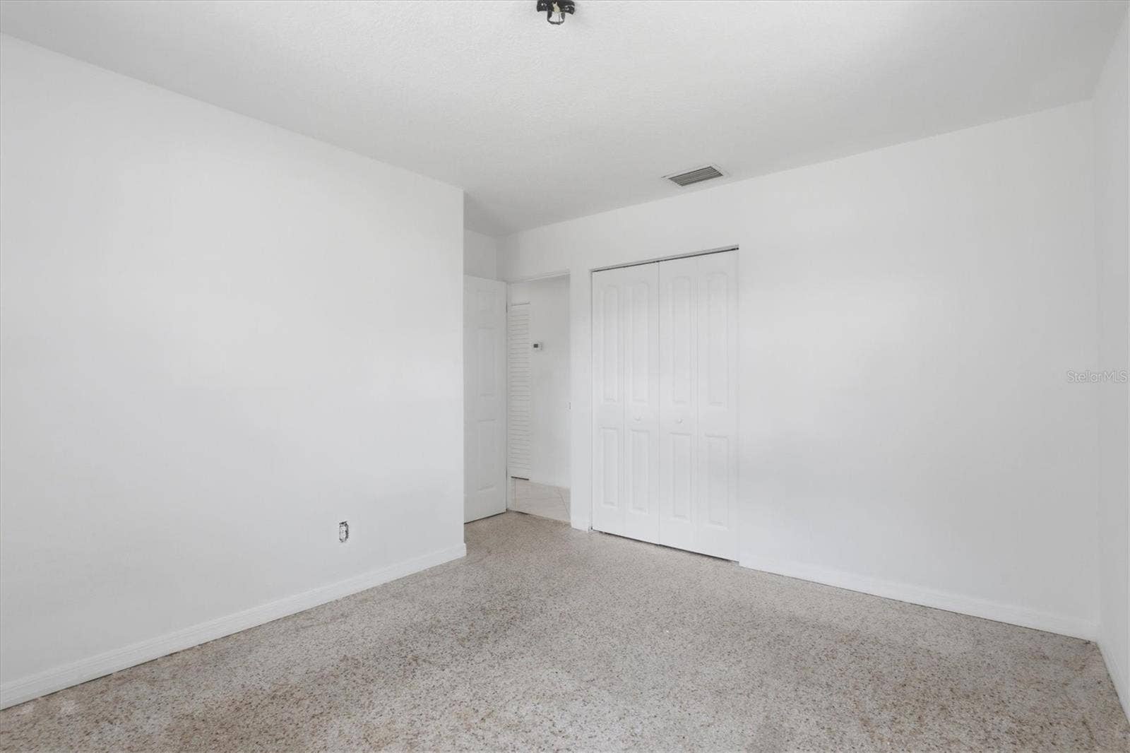 721 BAYSHORE DRIVE, Tarpon Springs, FL 34689 721 BAYSHORE DRIVE, Tarpon Springs, FL 34689