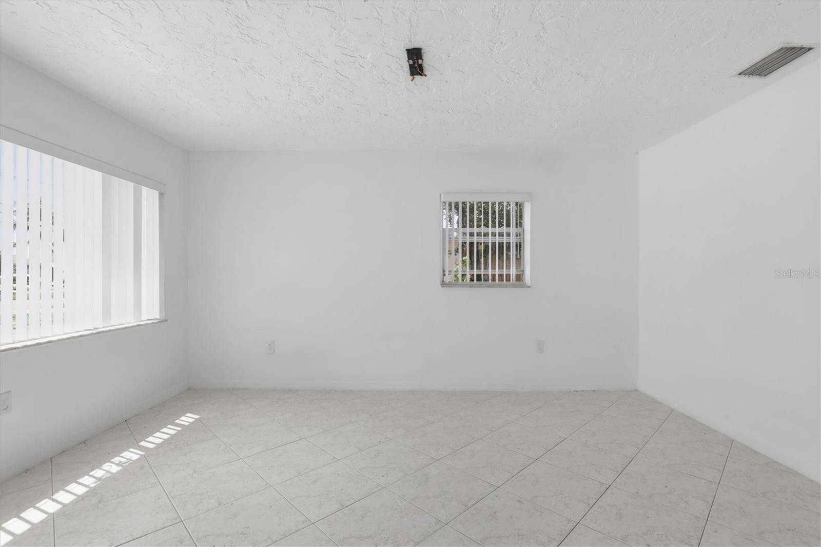 721 BAYSHORE DRIVE, Tarpon Springs, FL 34689 721 BAYSHORE DRIVE, Tarpon Springs, FL 34689