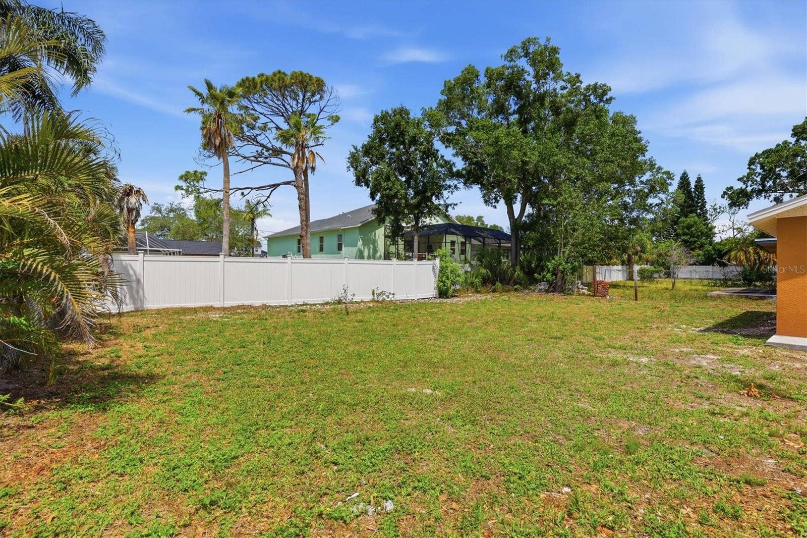 721 BAYSHORE DRIVE, Tarpon Springs, FL 34689 721 BAYSHORE DRIVE, Tarpon Springs, FL 34689