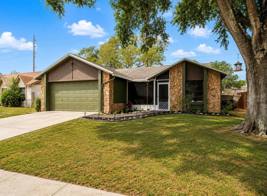 Property photo for 4105 SPRING WAY CIRCLE, Valrico, FL
