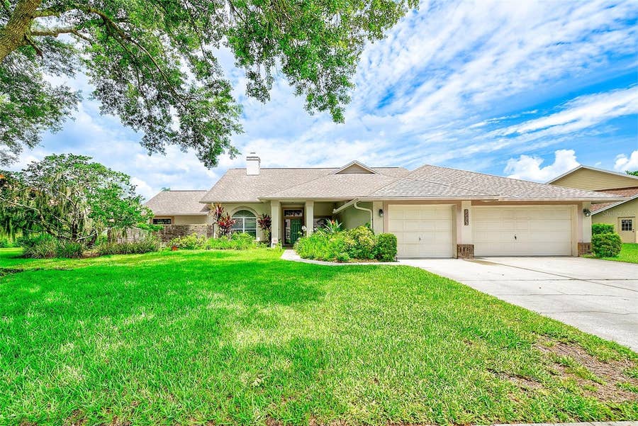 Property photo for 6517 THOROUGHBRED LOOP, Odessa, FL