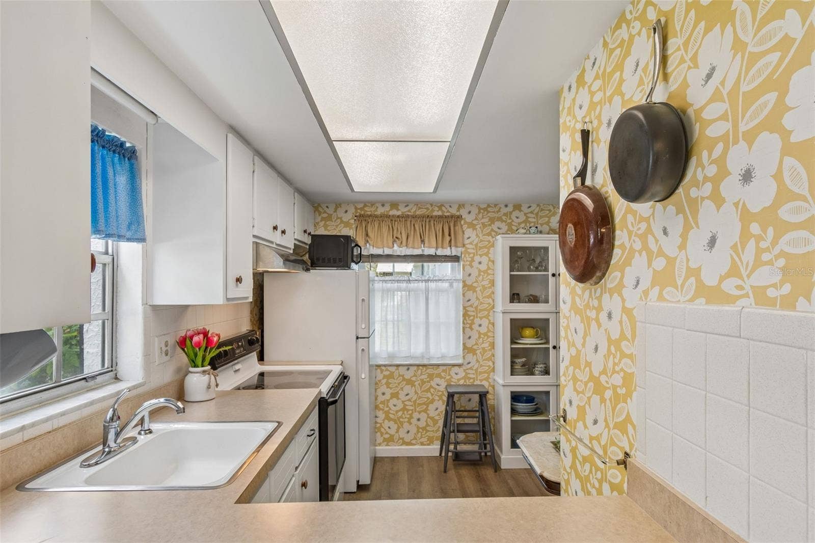Open to Dining room