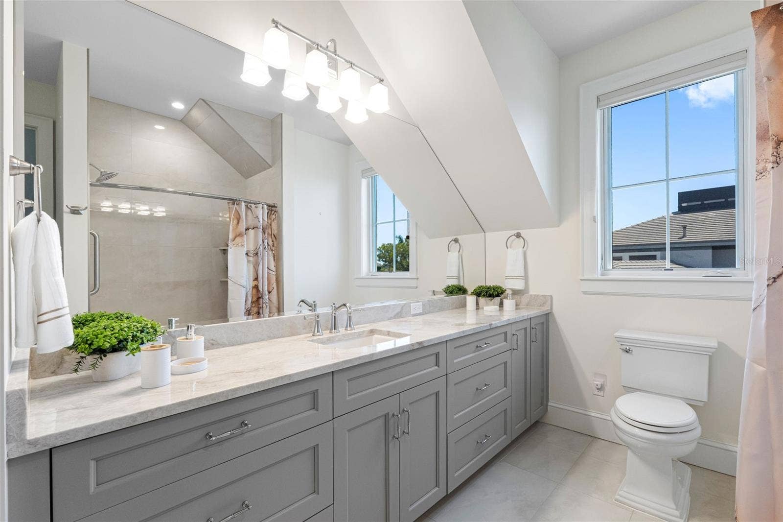 487 MEADOW LARK DR, Sarasota, FL 34236 487 MEADOW LARK DR, Sarasota, FL 34236