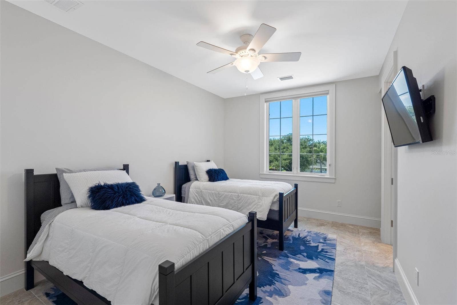 487 MEADOW LARK DR, Sarasota, FL 34236 487 MEADOW LARK DR, Sarasota, FL 34236