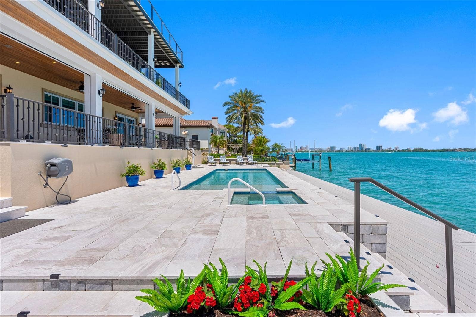 487 MEADOW LARK DR, Sarasota, FL 34236 487 MEADOW LARK DR, Sarasota, FL 34236