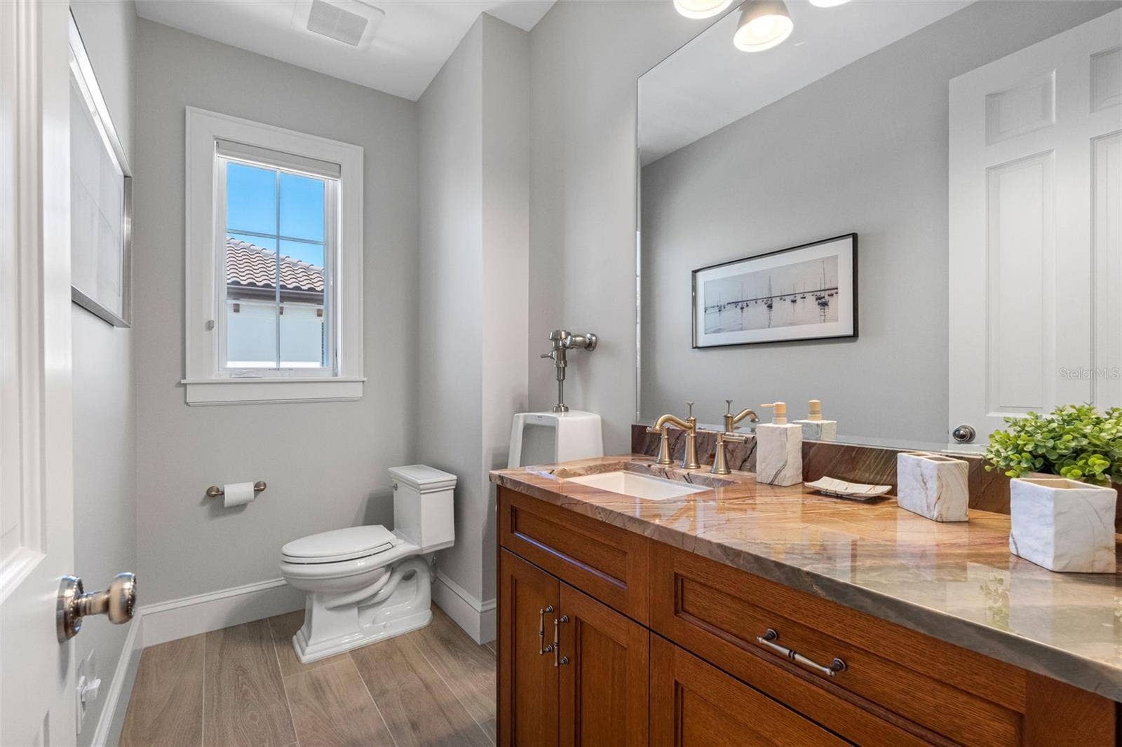 487 MEADOW LARK DR, Sarasota, FL 34236 487 MEADOW LARK DR, Sarasota, FL 34236