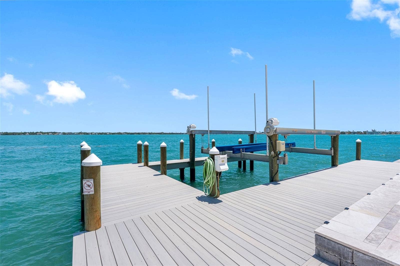 487 MEADOW LARK DR, Sarasota, FL 34236 487 MEADOW LARK DR, Sarasota, FL 34236