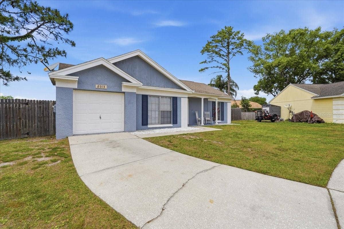 8913 WOOD LAKE COURT, New Port Richey, FL 34653 ONE CAR GARAGE
