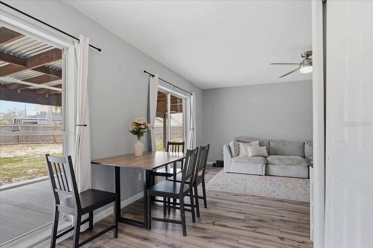 8913 WOOD LAKE COURT, New Port Richey, FL 34653 CUTE DINING AREA