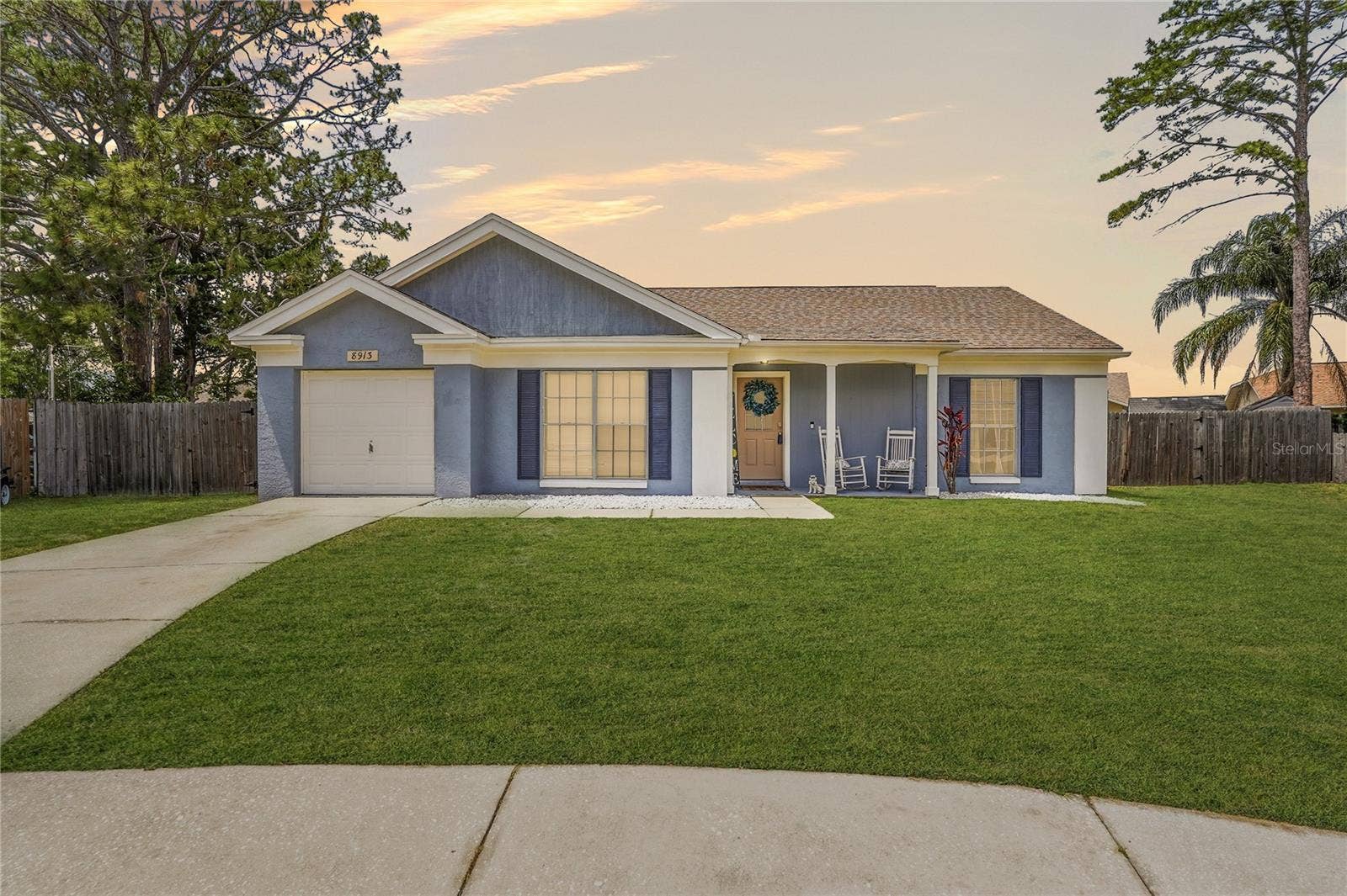 8913 WOOD LAKE COURT, New Port Richey, FL 34653 CUTE AS A BUTTON AND READY FOR ITS NEW OWNER!
