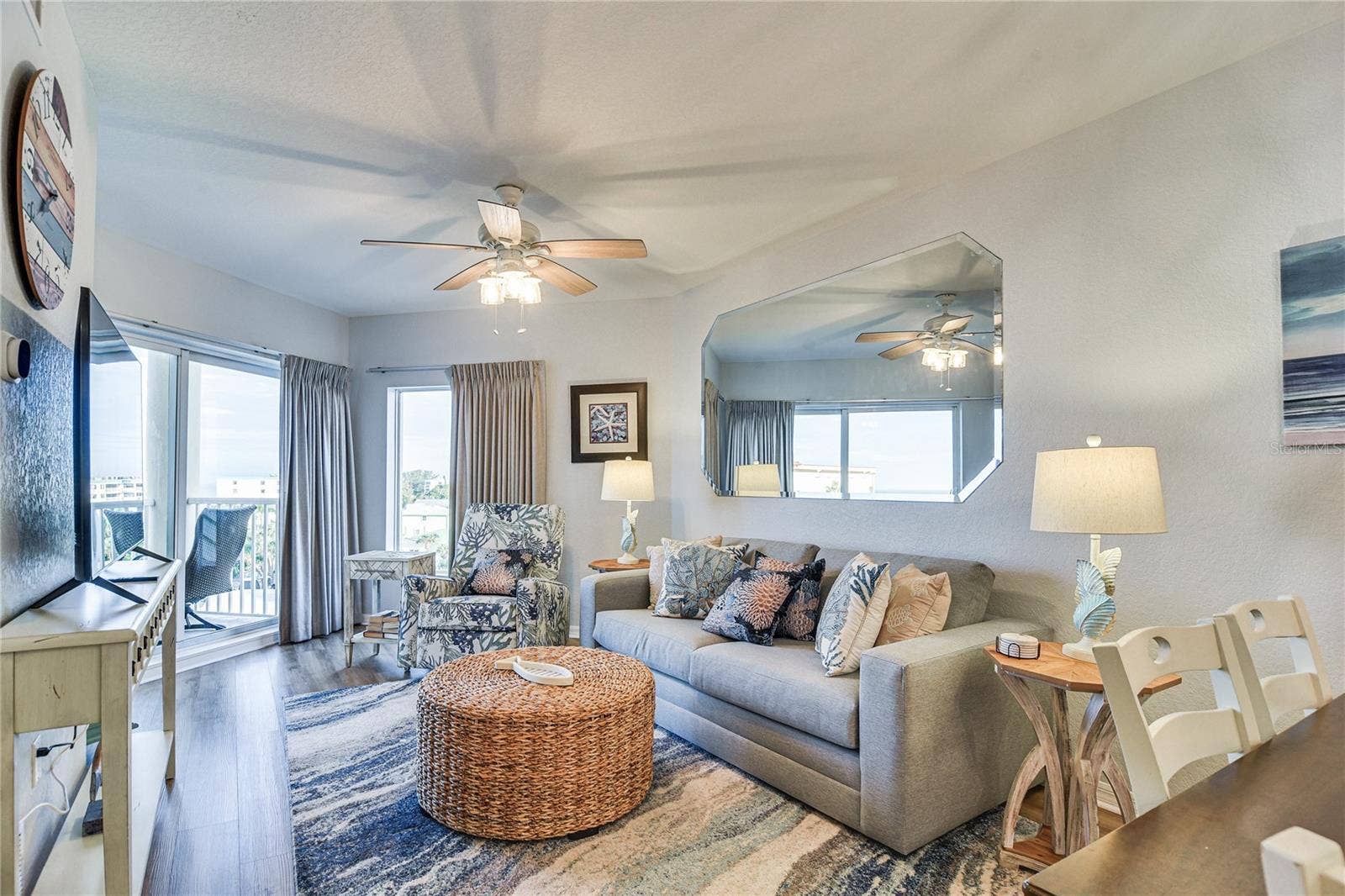 12000 GULF BOULEVARD, #603N, Treasure Island, FL 33706 New Article Queen pullout couch