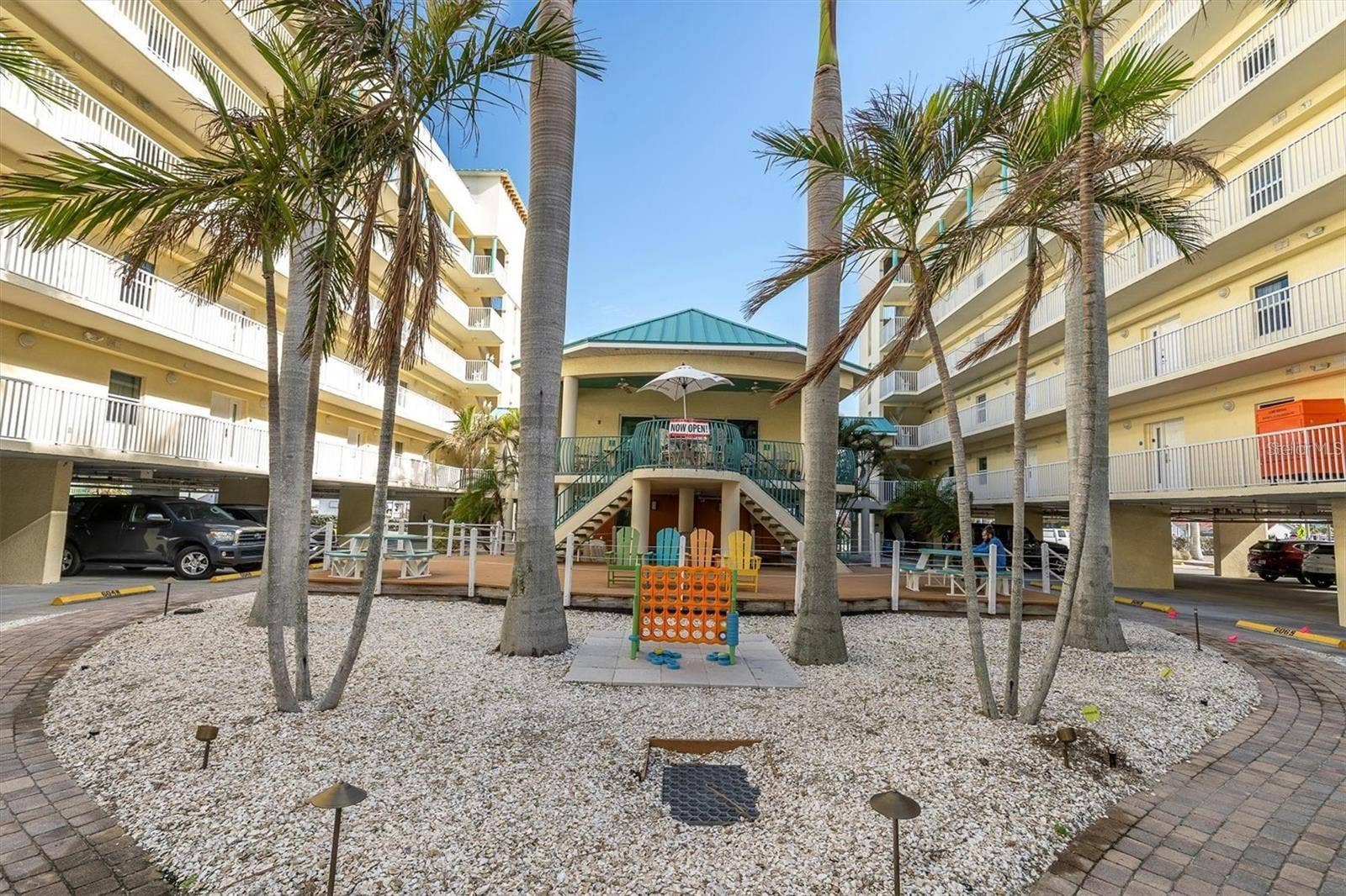 12000 GULF BOULEVARD, #603N, Treasure Island, FL 33706 Courtyard to cafe