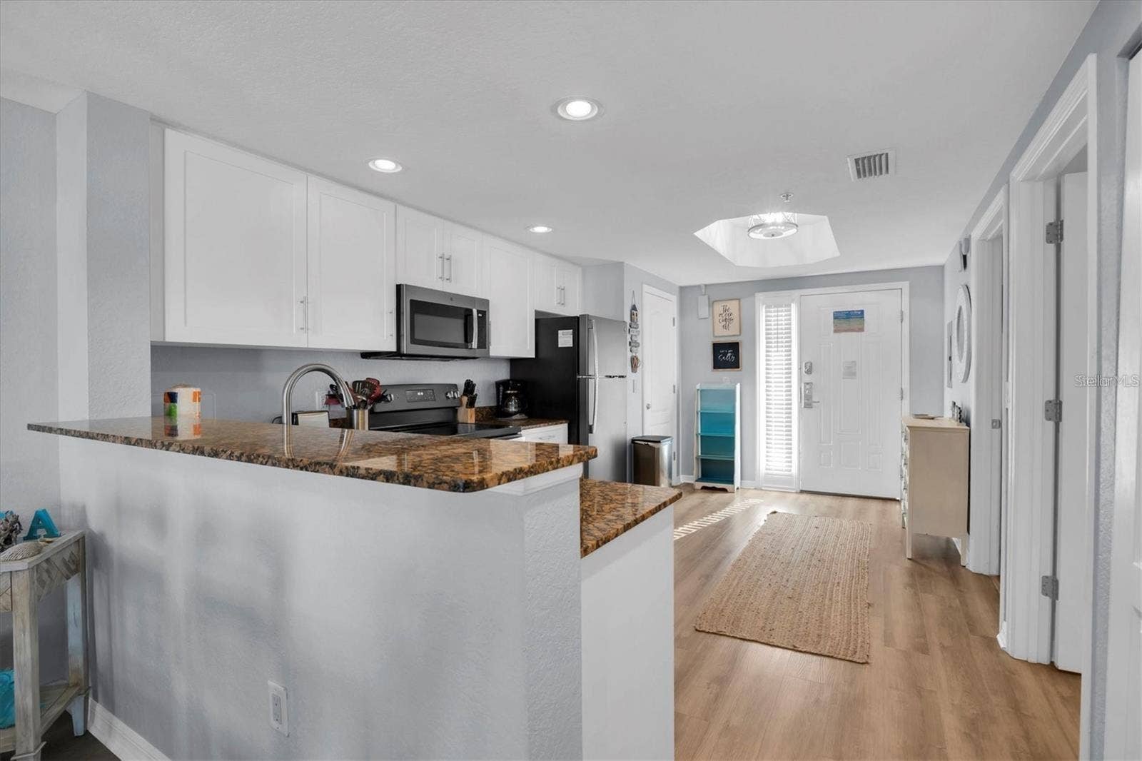 12000 GULF BOULEVARD, #603N, Treasure Island, FL 33706 Breakfast Bar