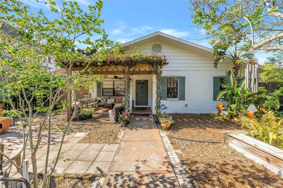 Property photo for 216 16TH AVENUE SE, St Petersburg, FL