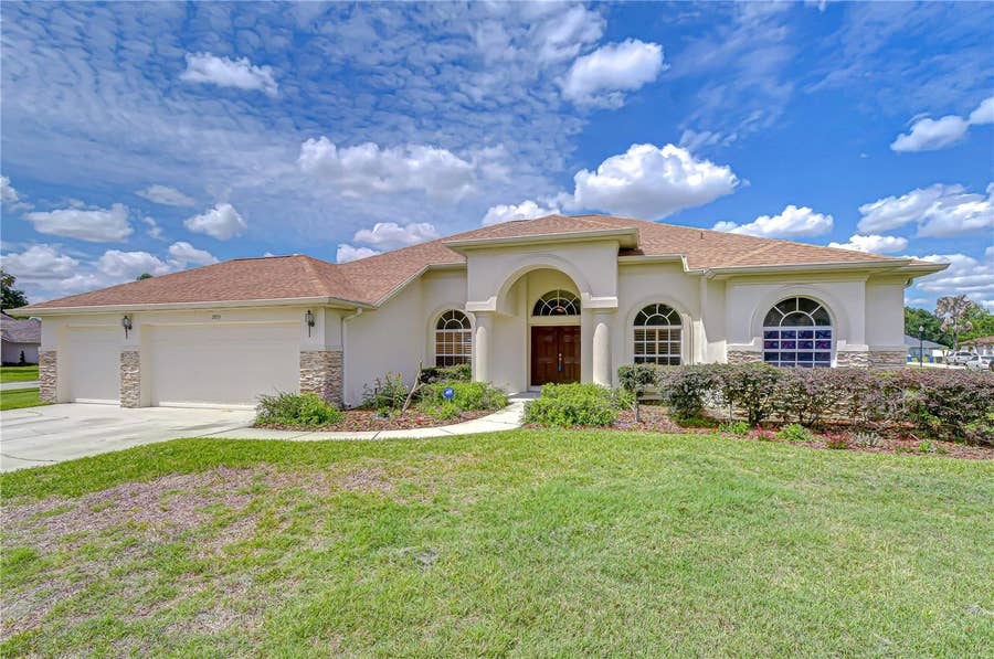 Property photo for 2833 MOSSY TIMBER TRAIL, Valrico, FL