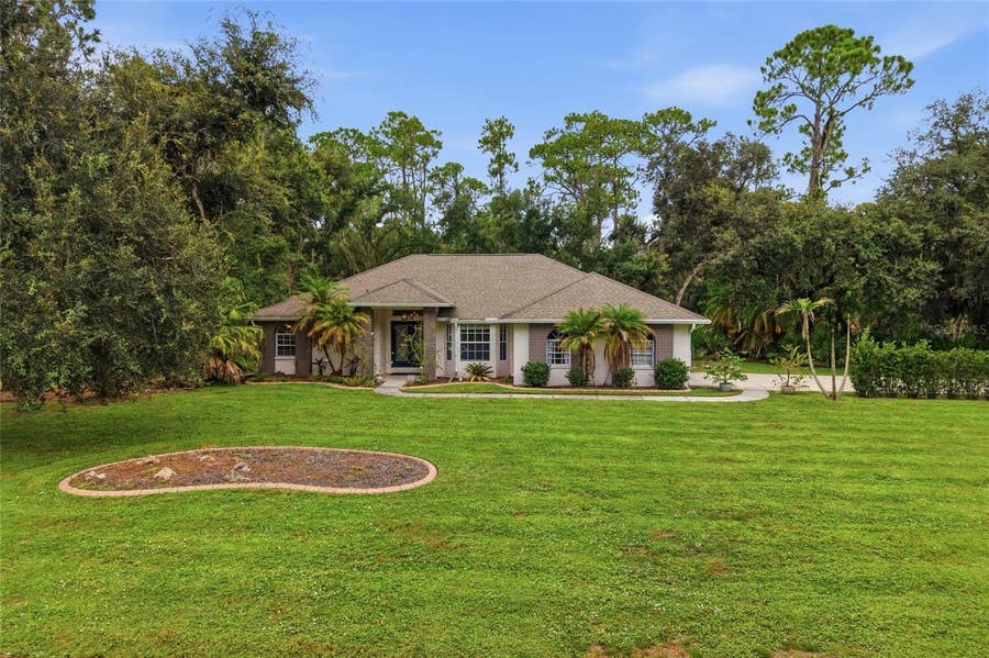 Property photo for 610 WOODVIEW WAY, Bradenton, FL