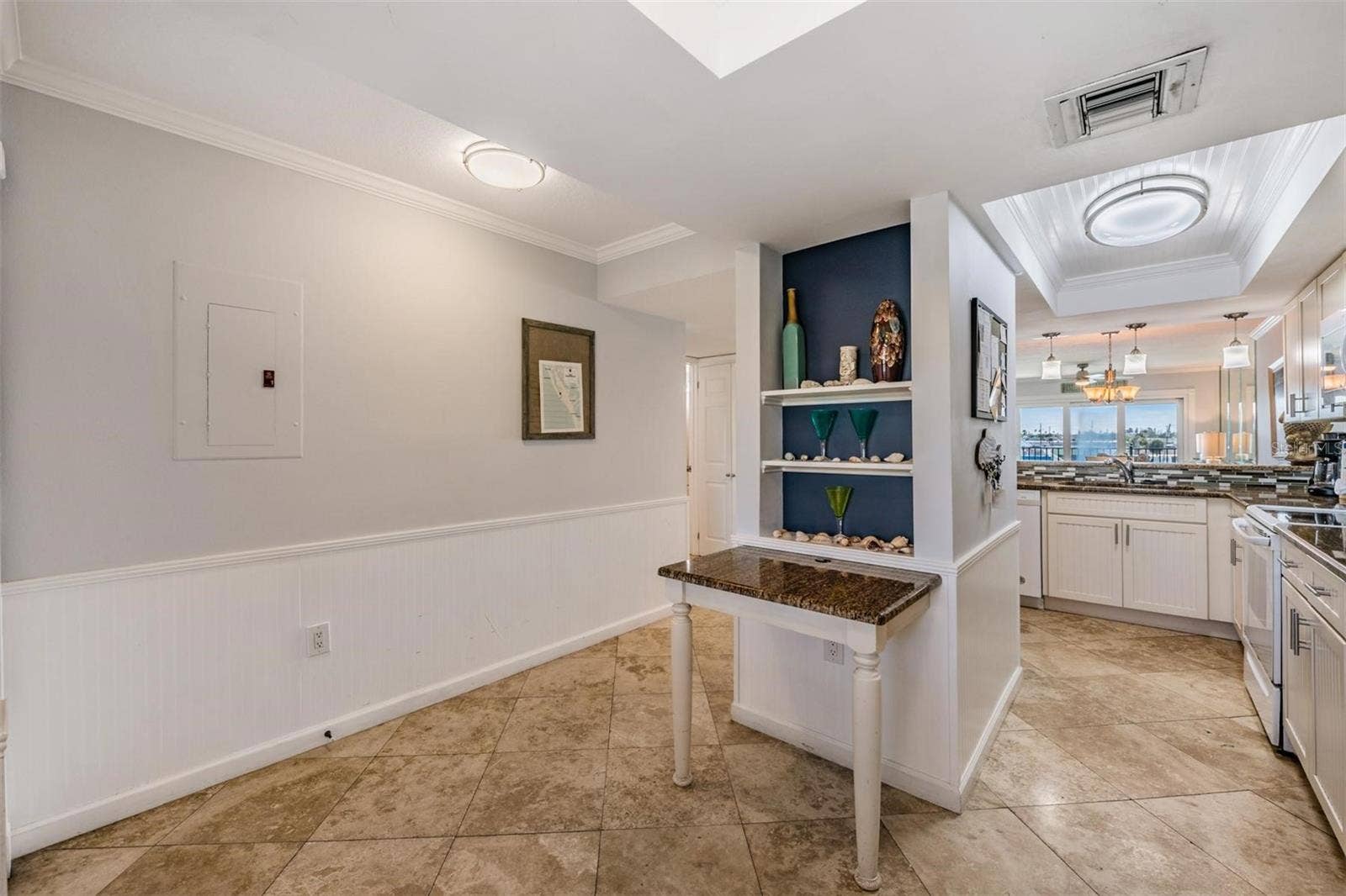 7435 BAYSHORE DRIVE, #303, Treasure Island, FL 33706 7435 BAYSHORE DRIVE, #303, Treasure Island, FL 33706