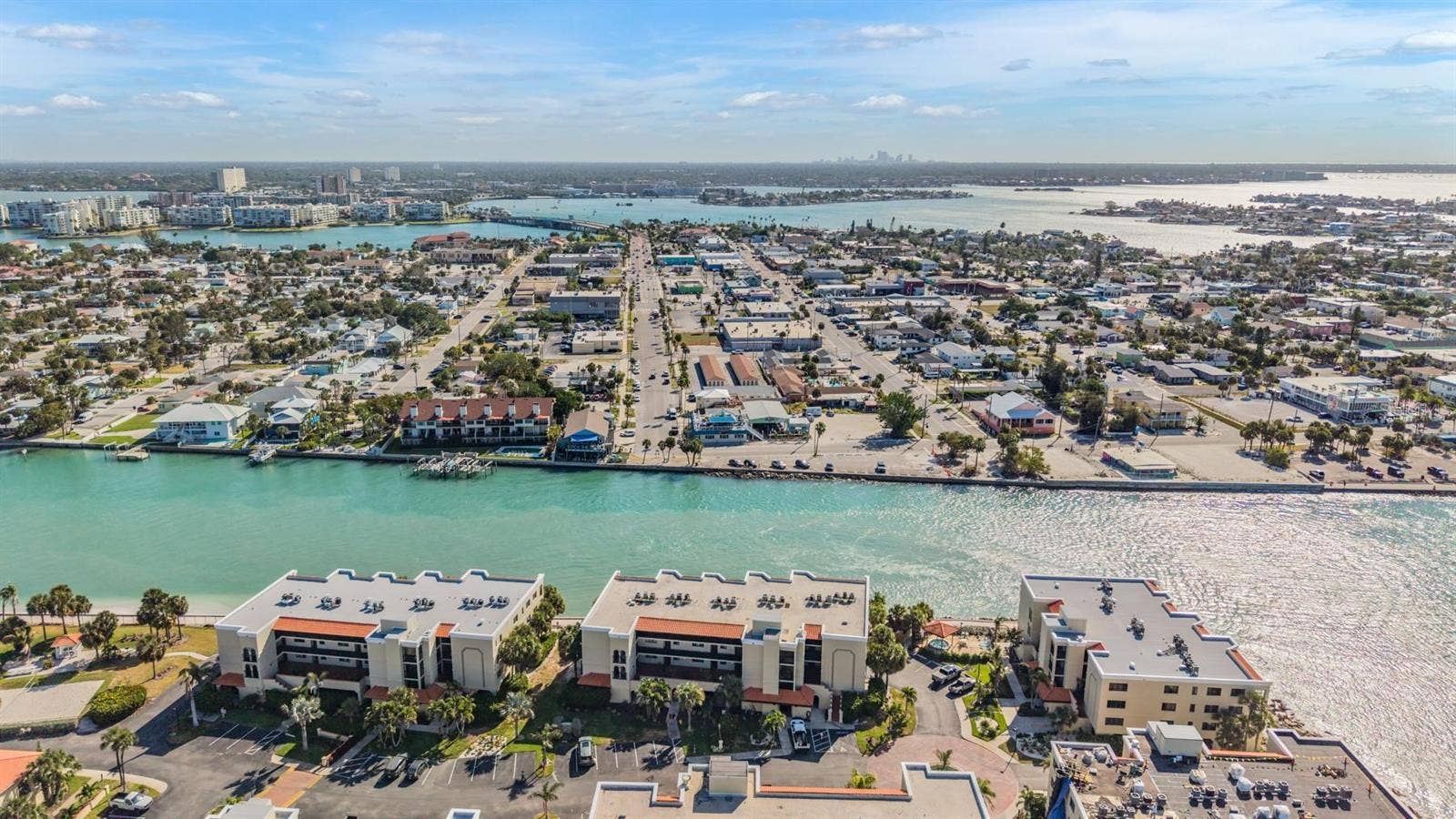 7435 BAYSHORE DRIVE, #303, Treasure Island, FL 33706 7435 BAYSHORE DRIVE, #303, Treasure Island, FL 33706