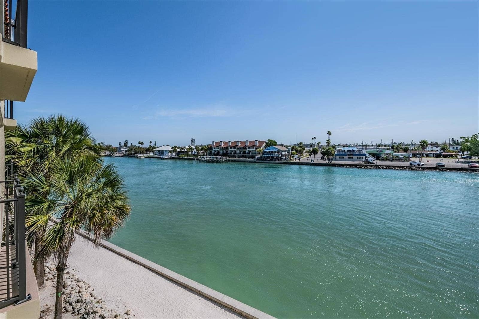 7435 BAYSHORE DRIVE, #303, Treasure Island, FL 33706 7435 BAYSHORE DRIVE, #303, Treasure Island, FL 33706