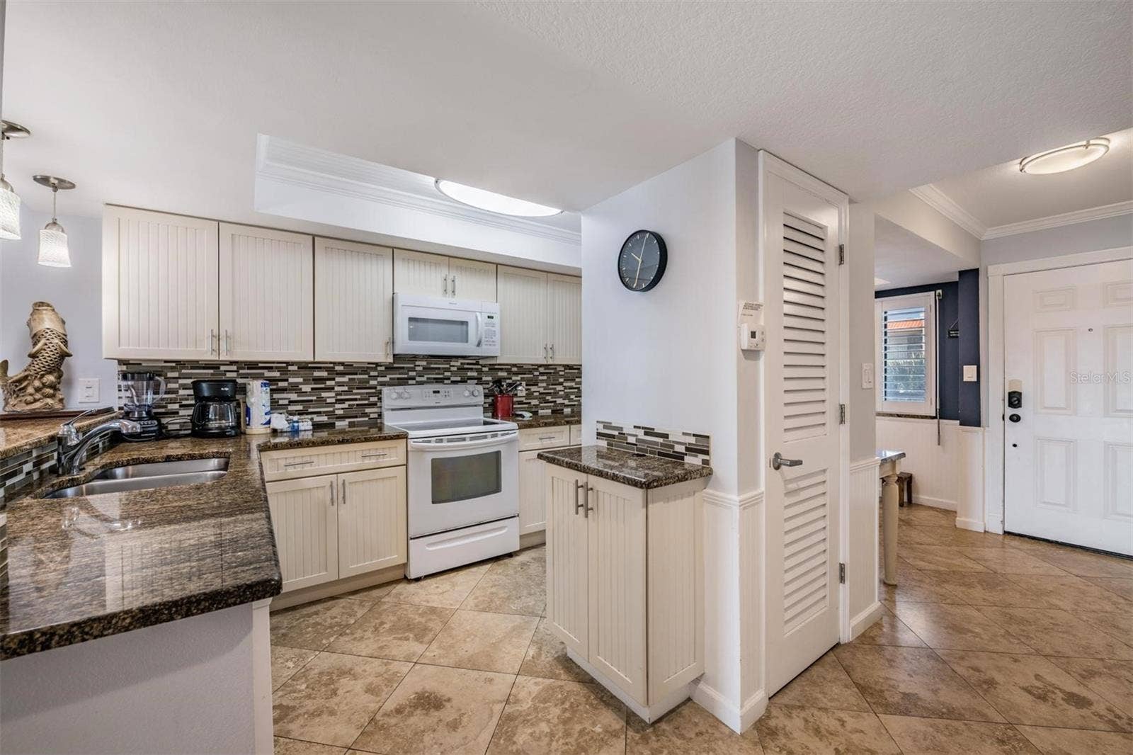 7435 BAYSHORE DRIVE, #303, Treasure Island, FL 33706 7435 BAYSHORE DRIVE, #303, Treasure Island, FL 33706