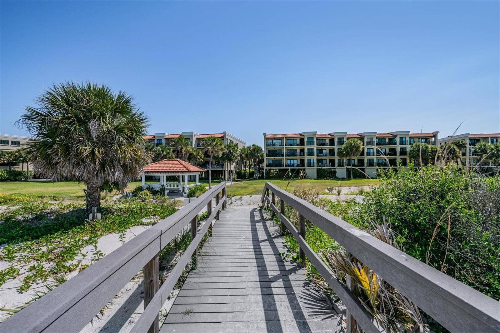 7435 BAYSHORE DRIVE, #303, Treasure Island, FL 33706 7435 BAYSHORE DRIVE, #303, Treasure Island, FL 33706