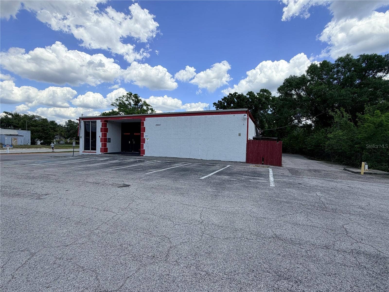 18843 N 41 HWY, Lutz, FL 33549 18843 N 41 HWY, Lutz, FL 33549