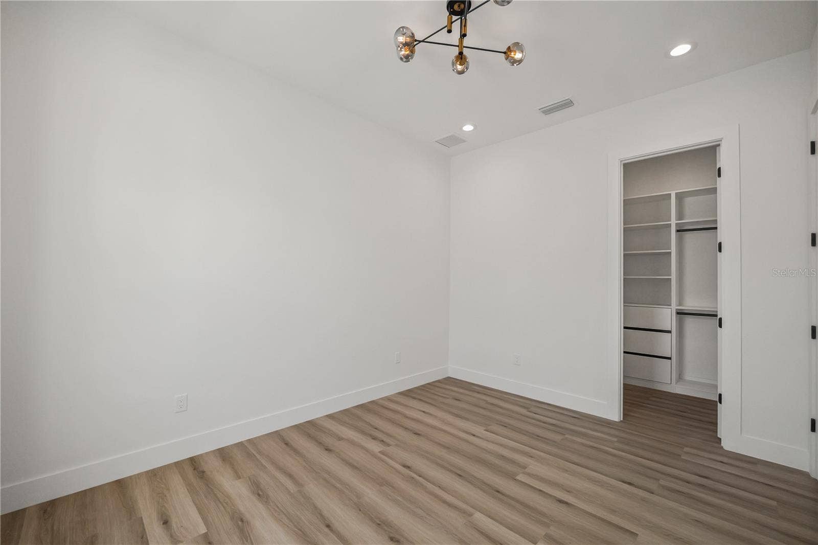 2308 1/2 N ELCOE DRIVE, Tampa, FL 33603 2308 1/2 N ELCOE DRIVE, Tampa, FL 33603