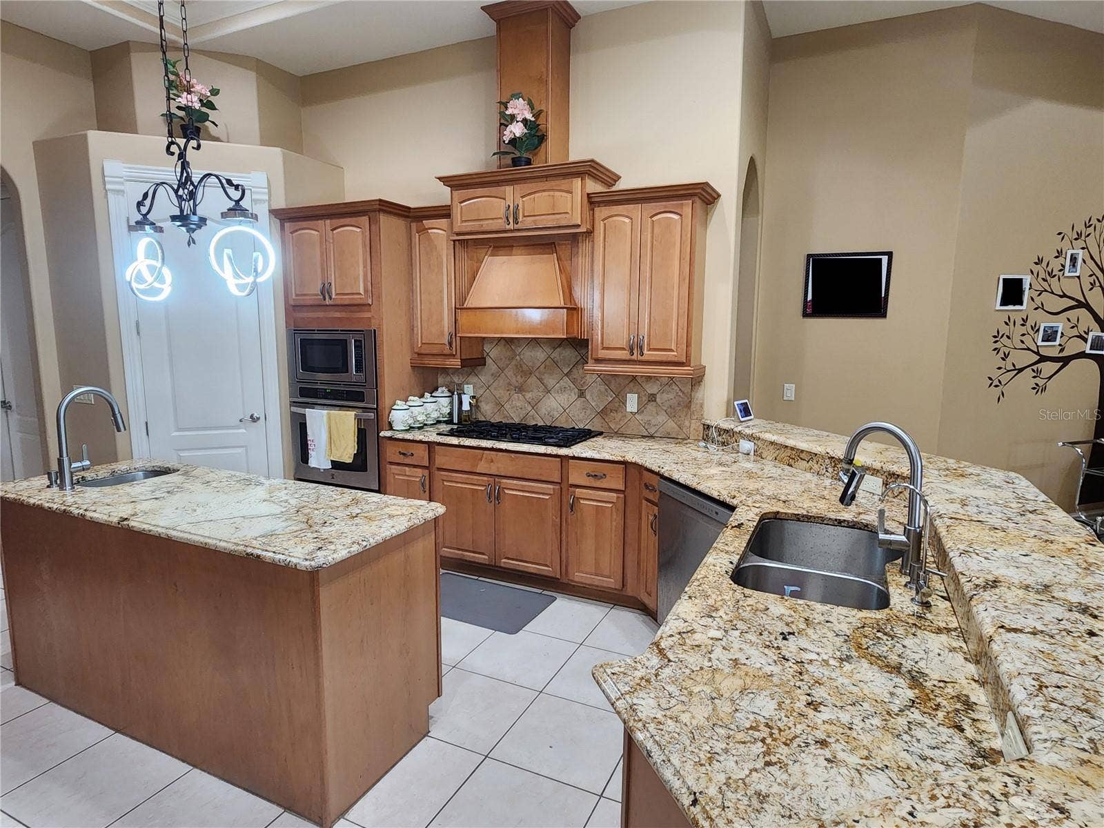 2656 WYNDSOR OAKS WAY, Winter Haven, FL 33884 2656 WYNDSOR OAKS WAY, Winter Haven, FL 33884