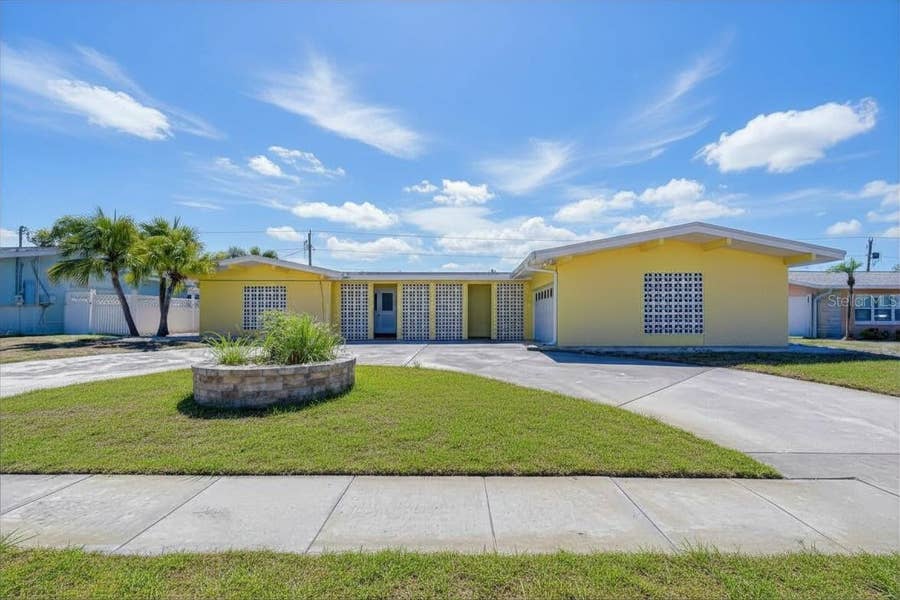 Property photo for 9625 COMMODORE DRIVE, Seminole, FL